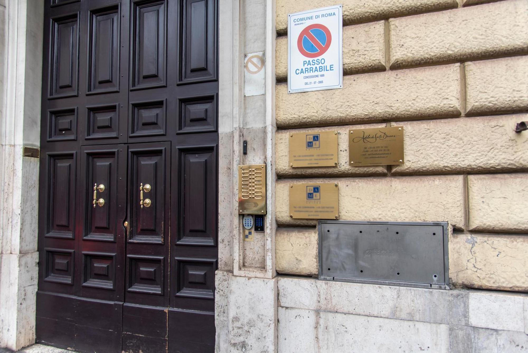 Adelaide Suite Dreams Roma Exterior foto